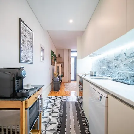 Apartment Joivy Modern Flat With Patio In Central Porto