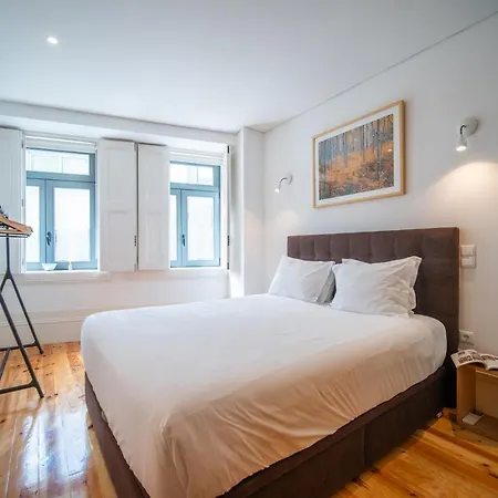 Joivy Modern Flat With Patio In Central Porto